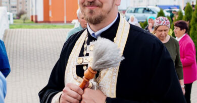 Спросили у жителей района: как вы проводите Радоницу?