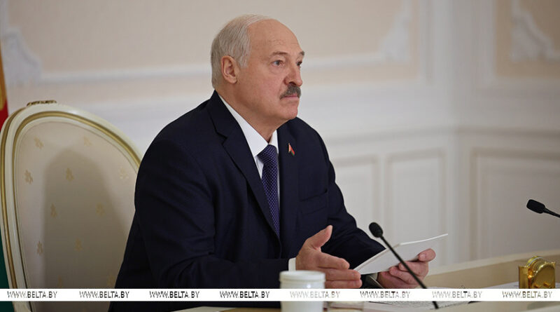 Военный арсенал, кадры, международные встречи и проповедник из США. Итоги недели Президента Военный арсенал, кадры, международные встречи и проповедник из США. Итоги недели Президента