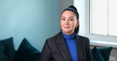 Ольга Луцко, депутат Гомельского областного Совета депутатов, директор ОАО «Туровский молочный комбинат» поздравляет с Днем Победы