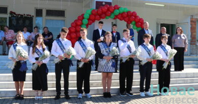 Маленький выпуск с большим сердцем: как в Ленинской средней школе отметили последний звонок Маленький выпуск с большим сердцем: как в Ленинской средней школе отметили последний звонок