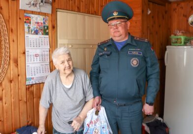 В рамках акции «Дети войны» Житковичский РОЧС посетил Нину Савчиц