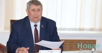 Сенатор Михаил Русый нашел выход для молодой мамы с больными суставами в Житковичах