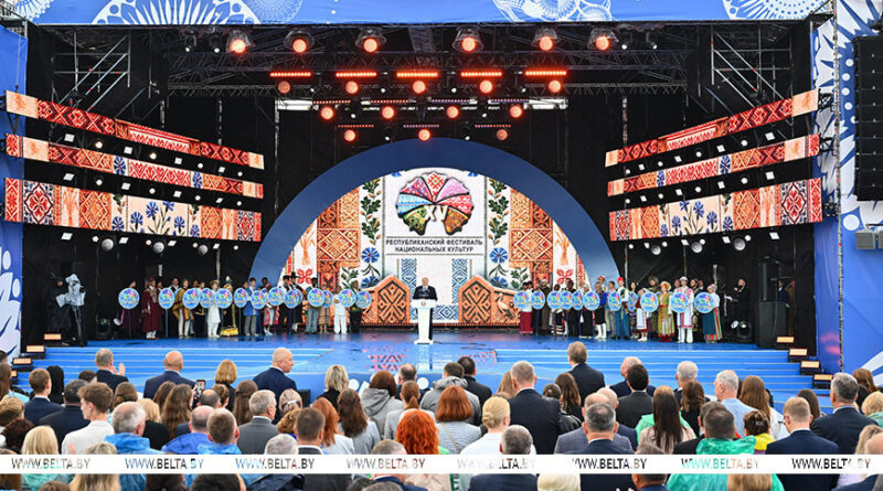 Лукашенко в Гродно, проекты с Приморьем, продбезопасность и разговор с Путиным. Итоги недели Президента Лукашенко в Гродно, проекты с Приморьем, продбезопасность и разговор с Путиным. Итоги недели Президента