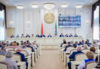 Не в бурты, а в пленку. На заседании облисполкома рассмотрели вопросы развития АПК, содействия занятости, реализации инвестпроектов