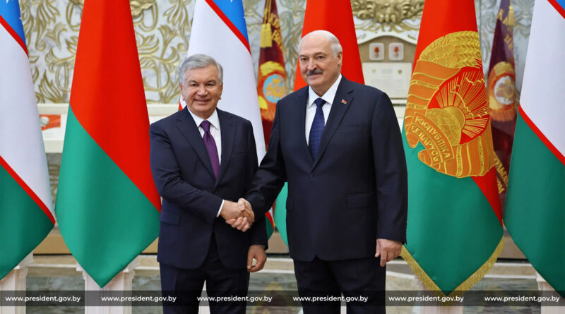 Лукашенко и Мирзиёев подписали Декларацию об установлении стратегического партнерства Беларуси и Узбекистана