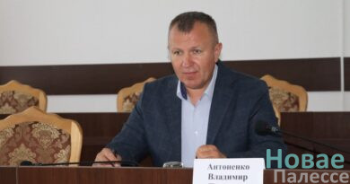 Требовали, просили, настаивали — на приёме граждан у председателя райисполкома Владимира Антоненко эмоции били через край Требовали, просили, настаивали — на приёме граждан у председателя райисполкома Владимира Антоненко эмоции били через край
